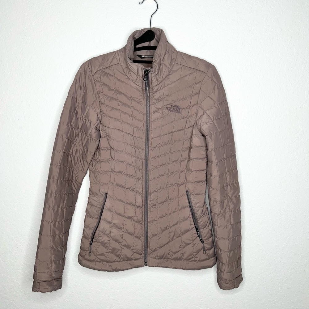 The North Face Jacket Women’s XS Puffer Coat Lightweight Mauve Pink zip up A3